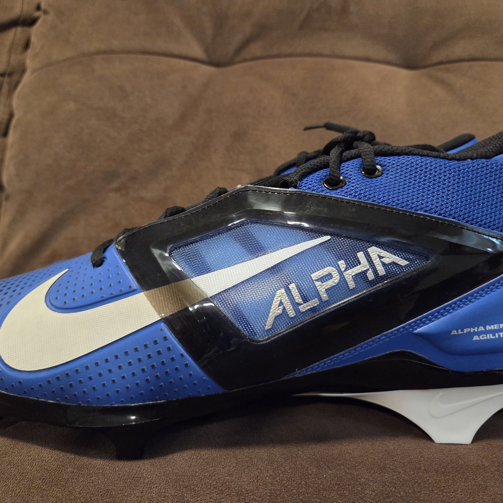 NEW Size 14 Nike Football Cleats